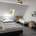 Kis Szieszta Panzió Balatonboglár