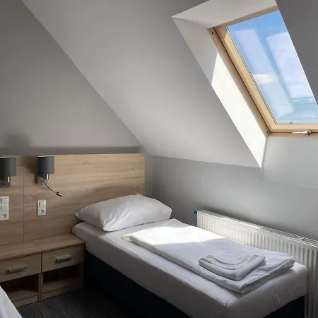 Kis Szieszta Panzio Bed & Breakfast 3*
