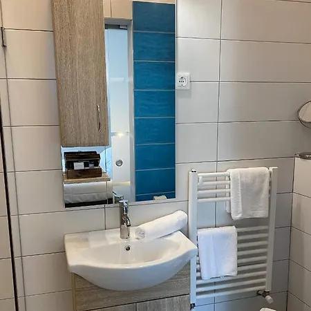 Kis Szieszta Panzio 3* Balatonboglar