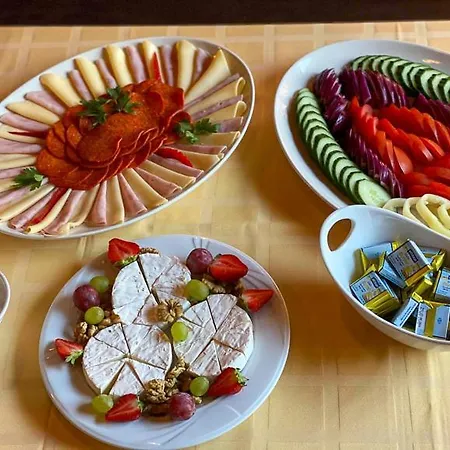 Kis Szieszta Panzio Bed & Breakfast Balatonboglar